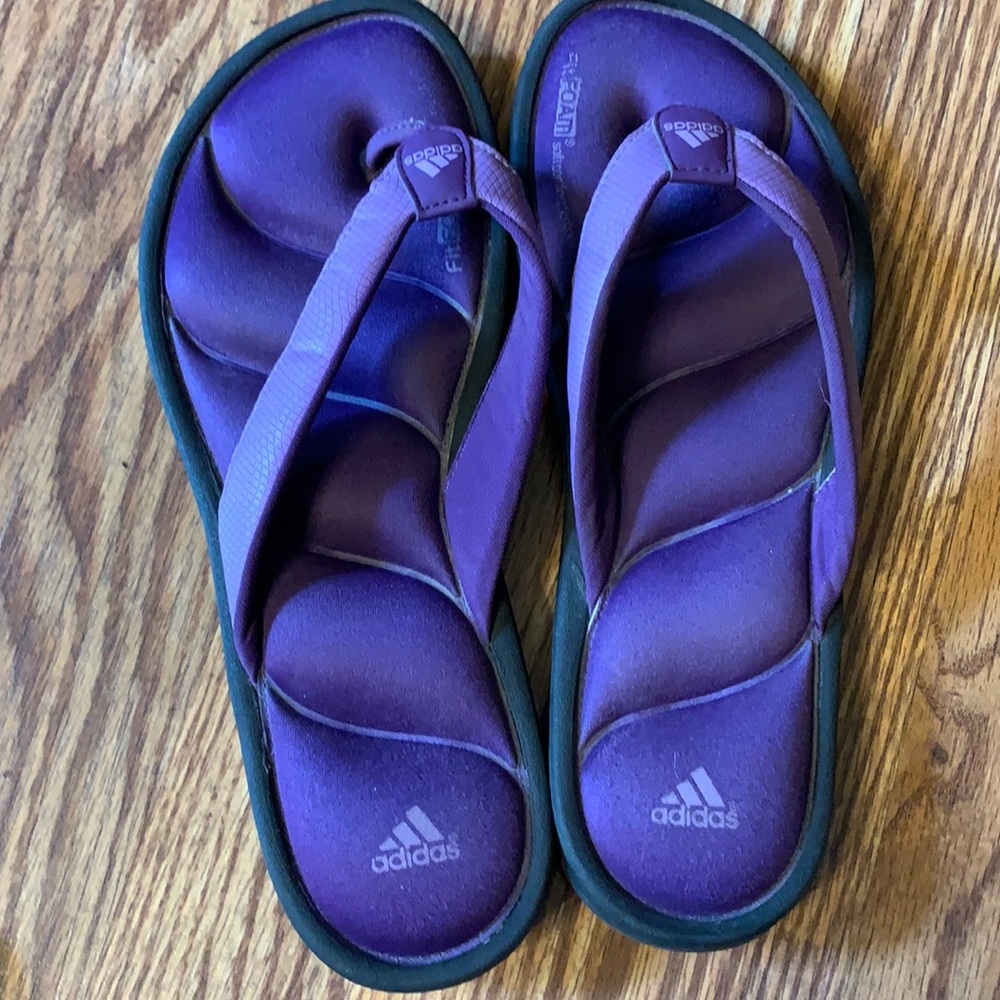 Adidas flip flops size 9